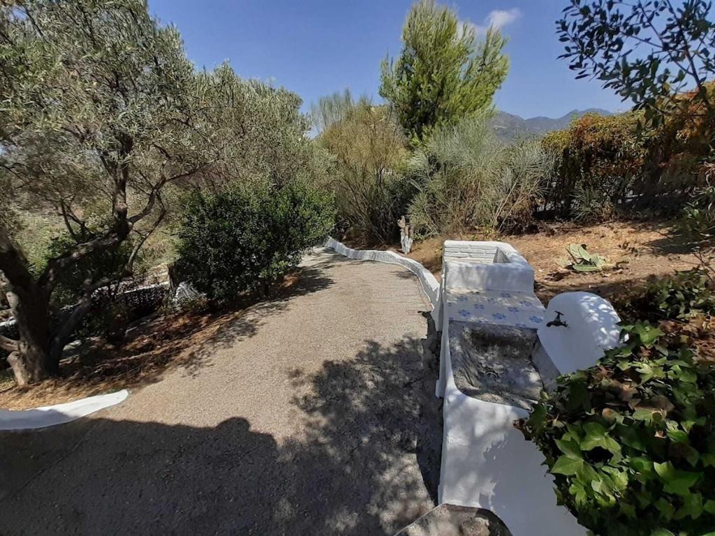 Cortijo Tipico Andaluz En La Sierra Cerca De Frigiliana De Nerja Y De Las Playas Eksteriør billede